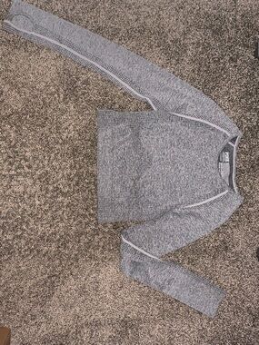 Seamless Gray Long Sleeve Crop Top